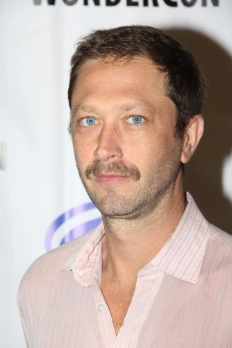 Эбон Мосс-Бакрак