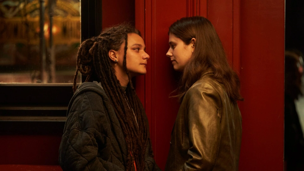 «Разговоры с друзьями»: камерная история о любви, дружбе и изменах