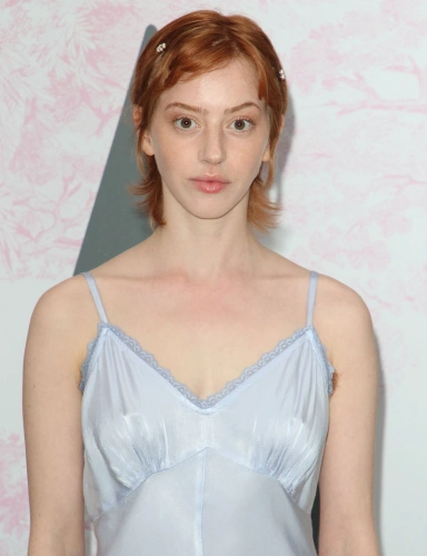 Лили Ньюмарк