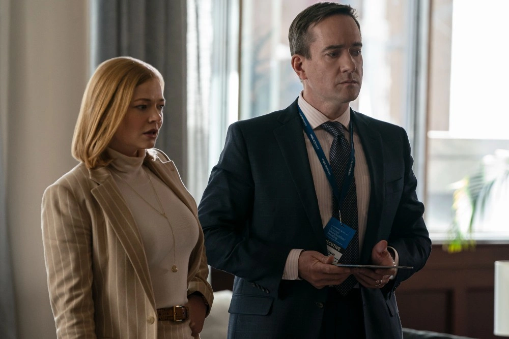 «Именно ошибки делают нас людьми»: Интервью со звездой сериала «Наследники» Сарой Снук