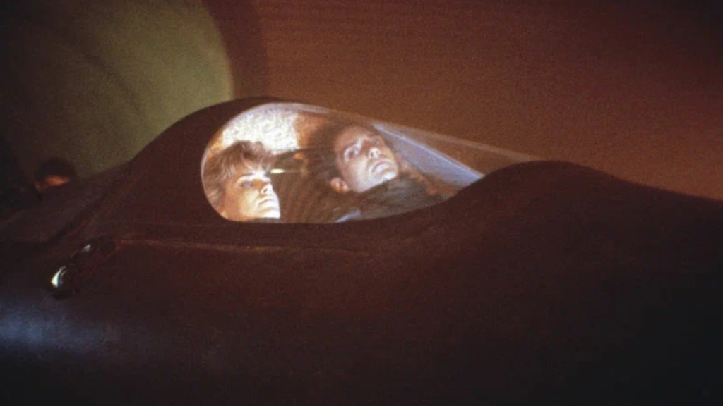 Кадр из фильма «Ночной полет» 