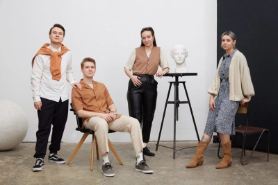 Повторяем и разбираем стиль из сериала «Шучу» с Джимом Керри​