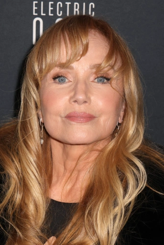 Ребекка Де Морнэй