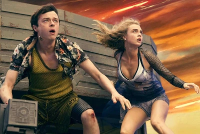 10 фильмов для побега от унылой реальности