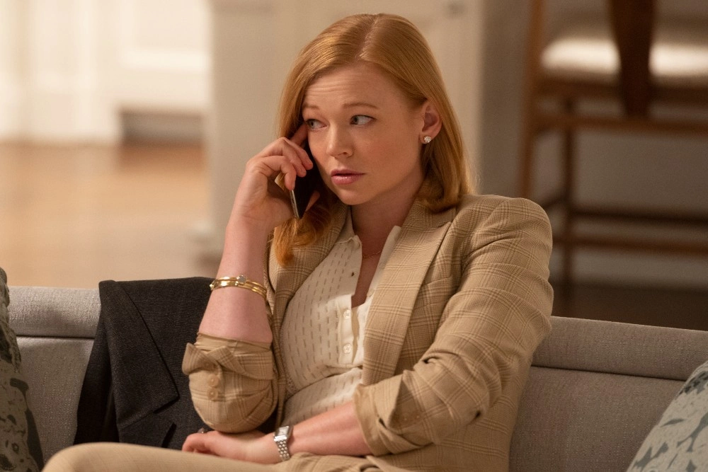 «Именно ошибки делают нас людьми»: Интервью со звездой сериала «Наследники» Сарой Снук