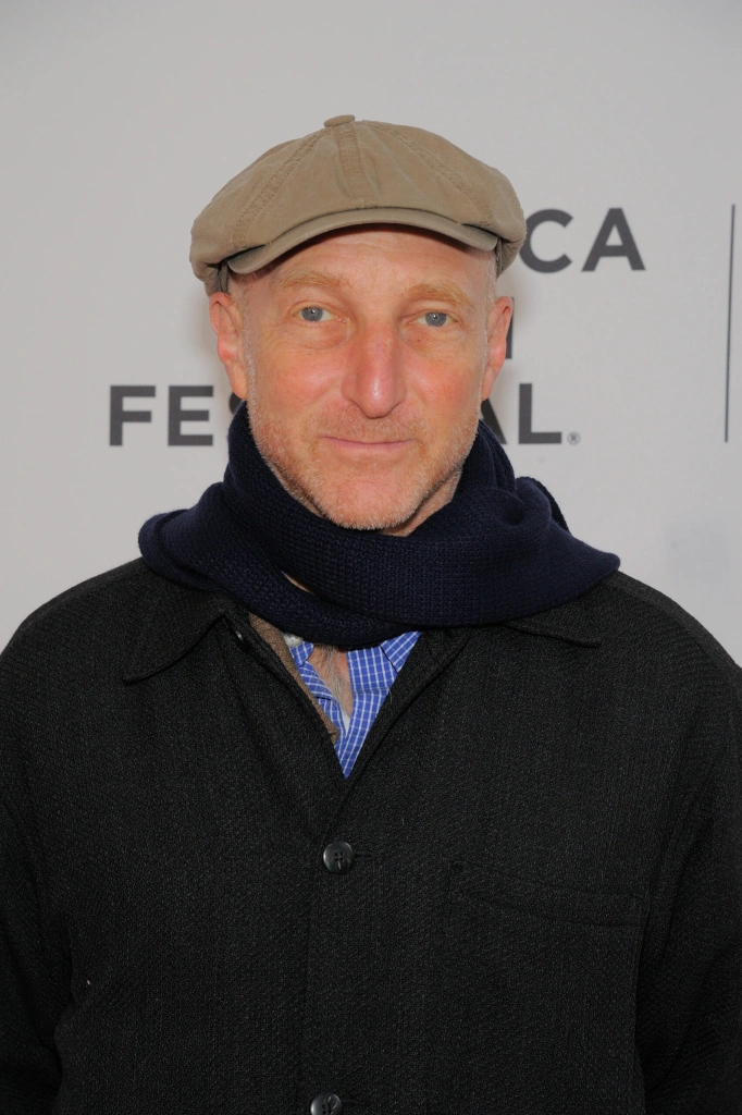 Джонатан Эймс