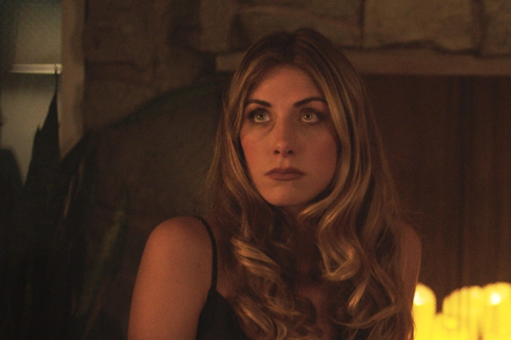 Одни дома: 3 психологических хоррора в замкнутом пространстве