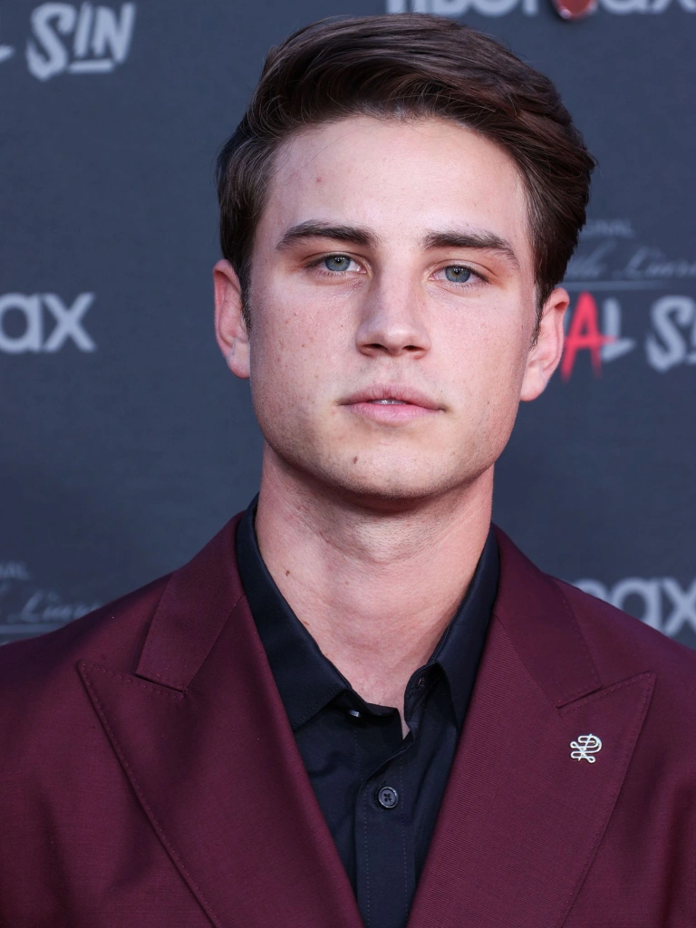 Карсон Роулэнд