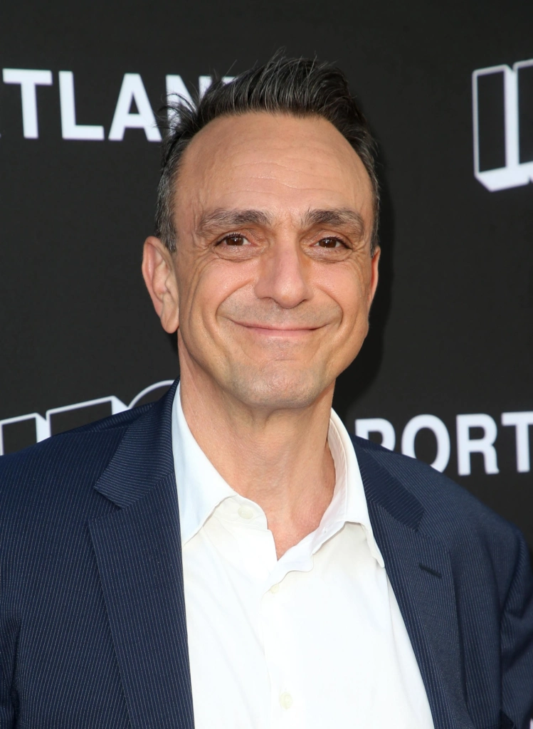 Хэнк Азария