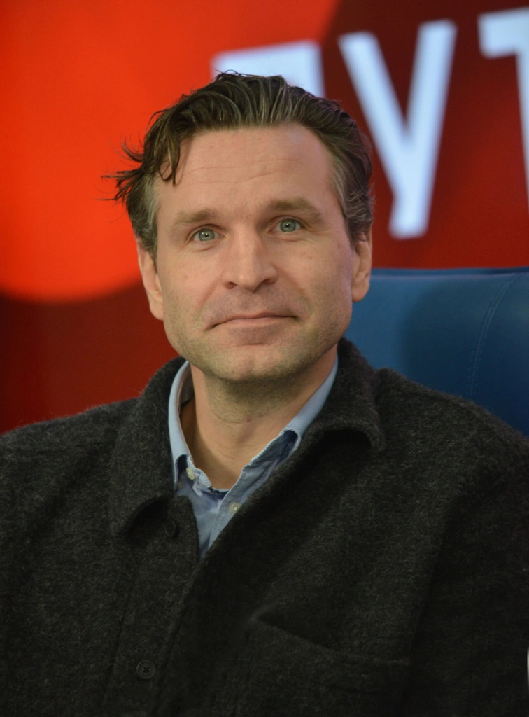 Виктор Добронравов