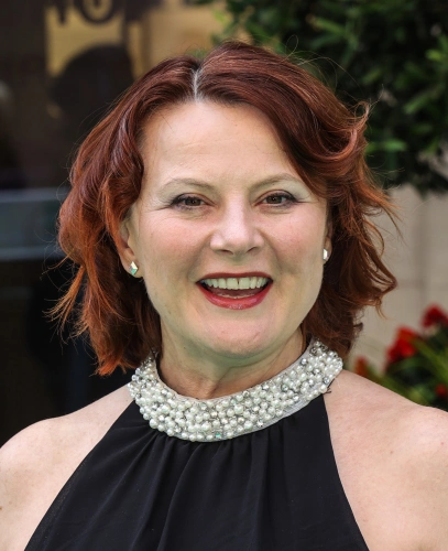 Моника Долан