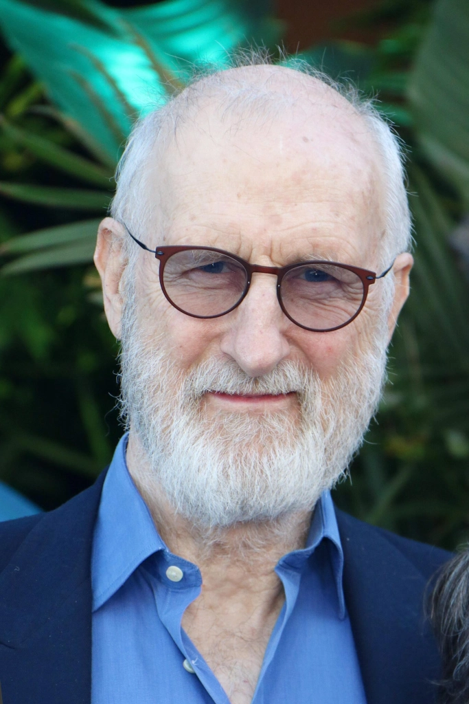 Джеймс Кромуэлл