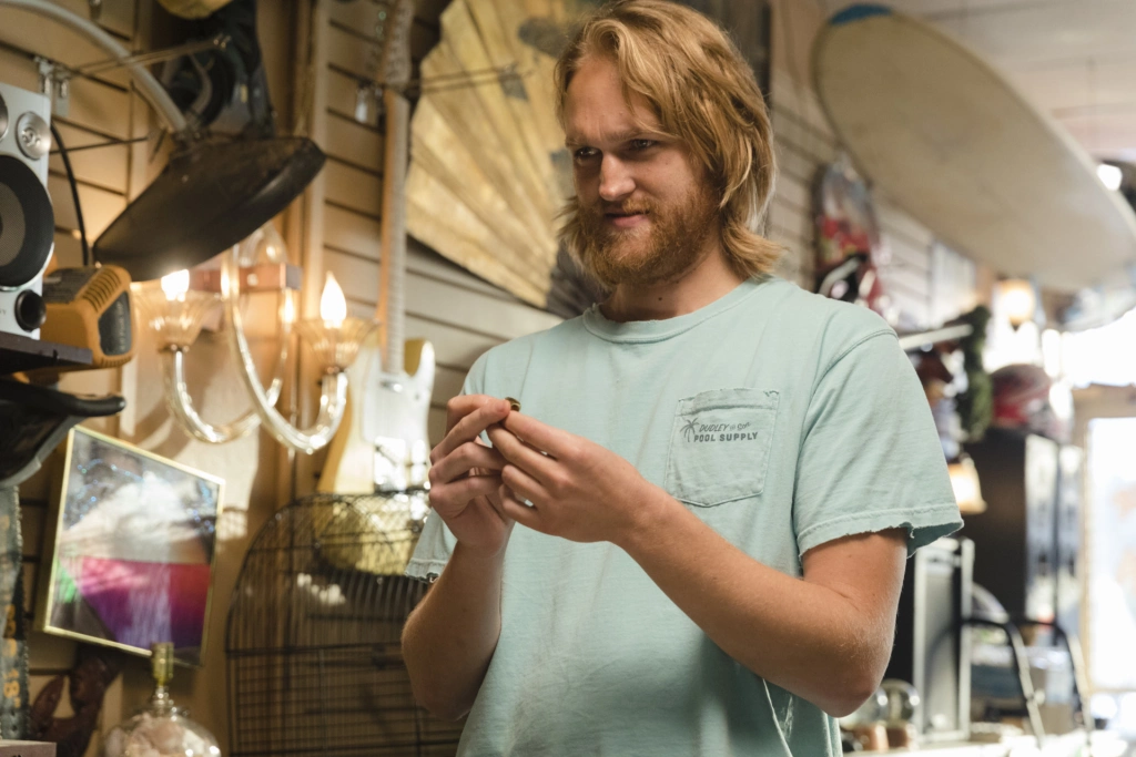 Долой меланхолию: подборка комедийных сериалов, которые спасут ваше настроение