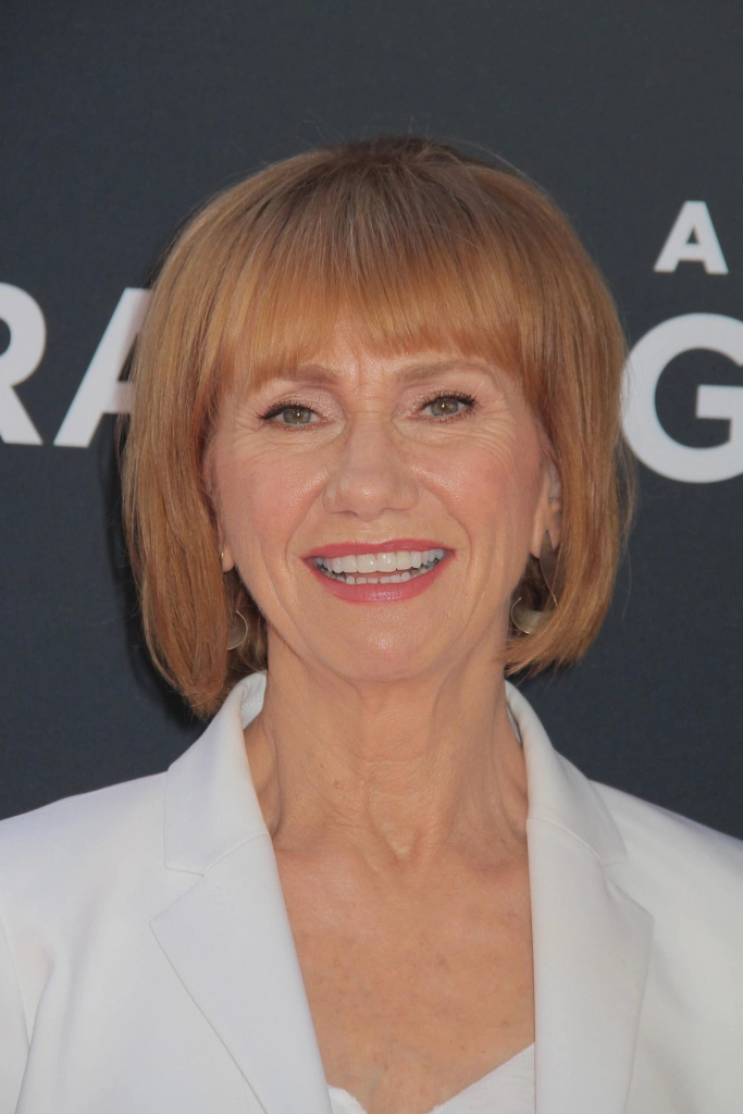 Кэти Бейкер