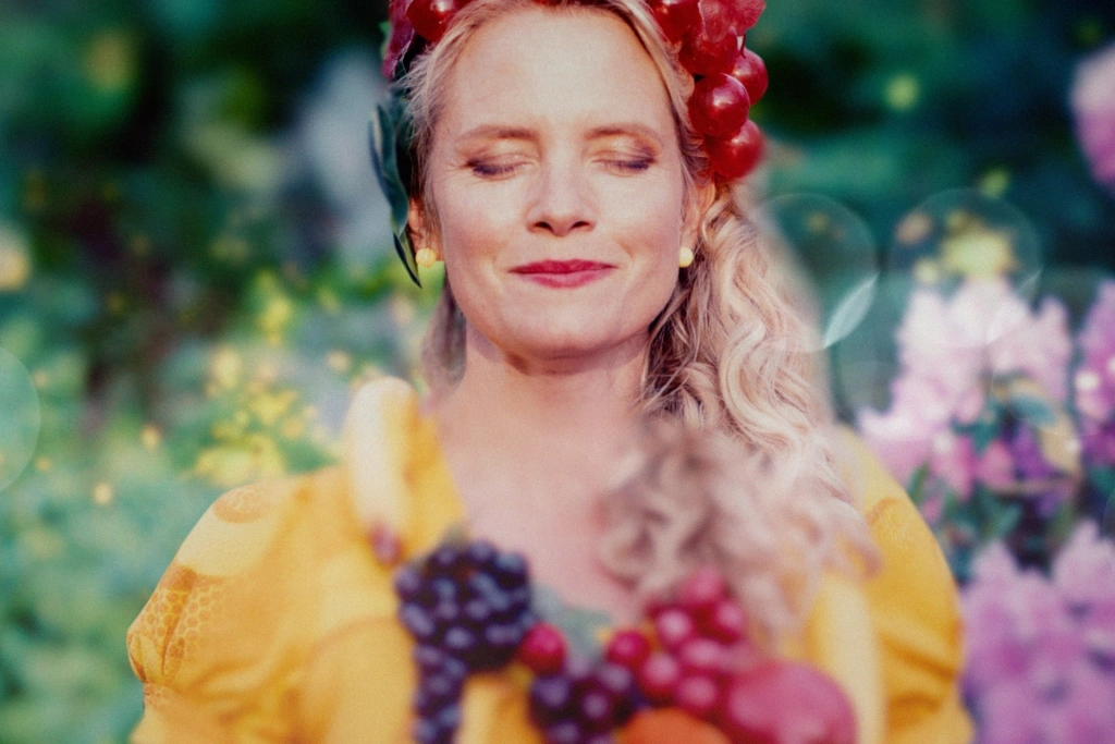 Солнце, море, пляж: 10 сериалов для создания летнего настроения