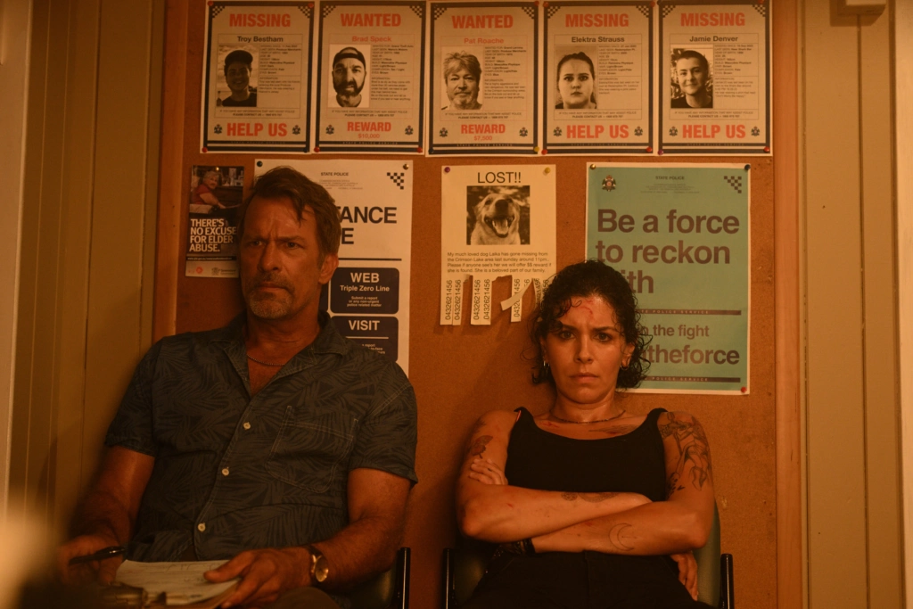 Айтишник против крокодила: погружаемся в сериал «Багровое озеро»