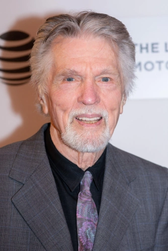 Том Скеррит