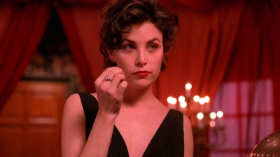 В чем встречать Новый год? Одеваемся в стиле любимых сериальных героев