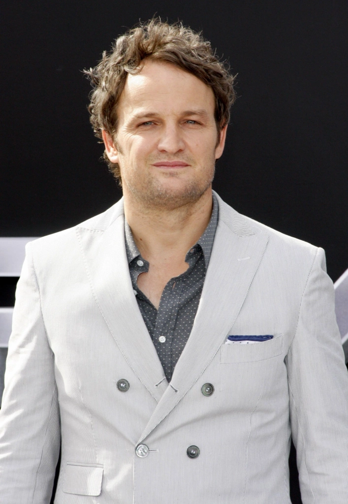 Джейсон Кларк