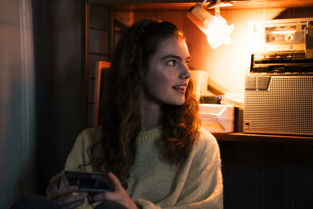 Можно ли вернуть былые чувства: как работает ностальгический сериал «Микстейп»