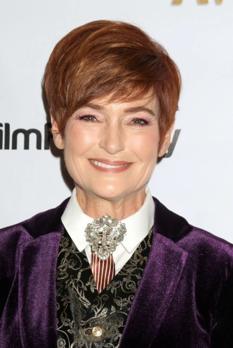 Кэролин Хеннеси