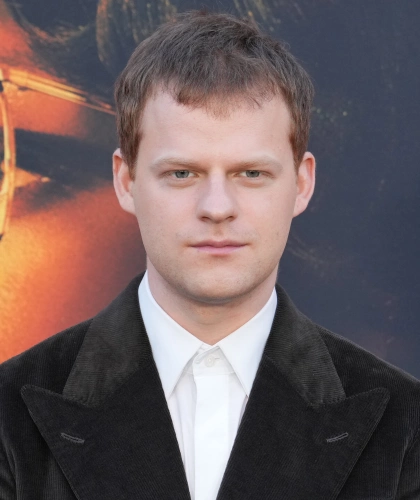 Лукас Хеджес