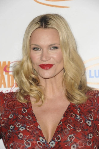 Наташа Хенстридж