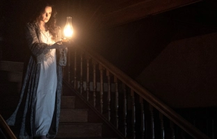 «В этом доме 100% водятся призраки»: Актриса Эмили Хэмпшир о сериале «Чепелуэйт»
