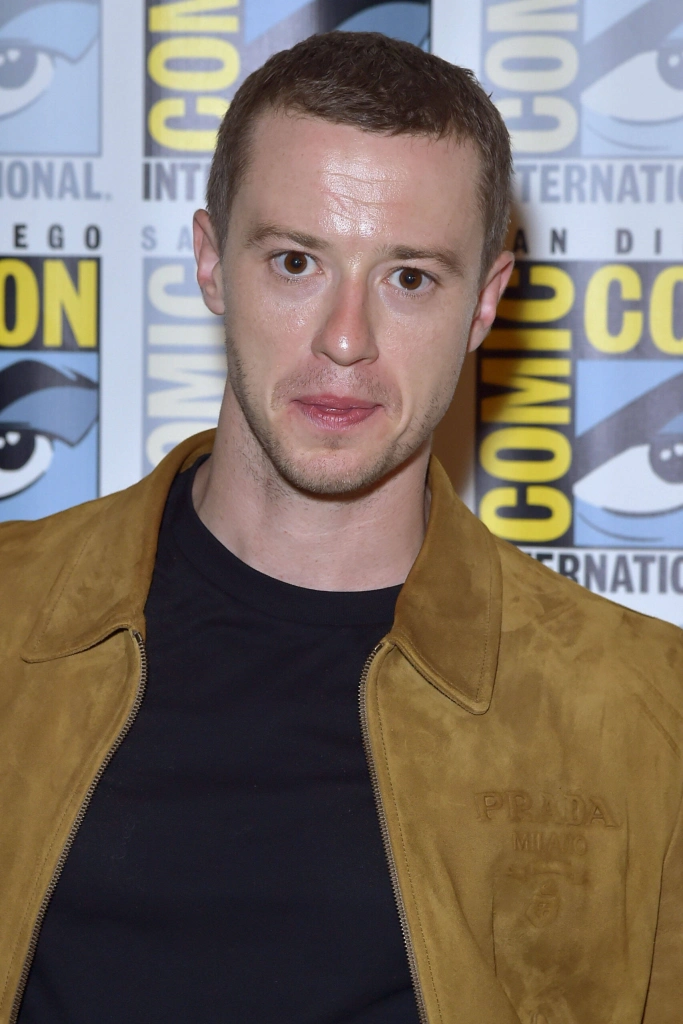 Джозеф Куинн