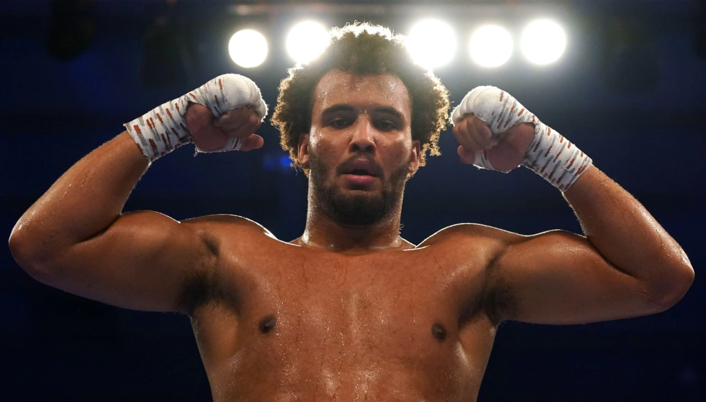 Взлет Мозеса Итаумы: прошел через расизм и бедность, а теперь готовится к коронации