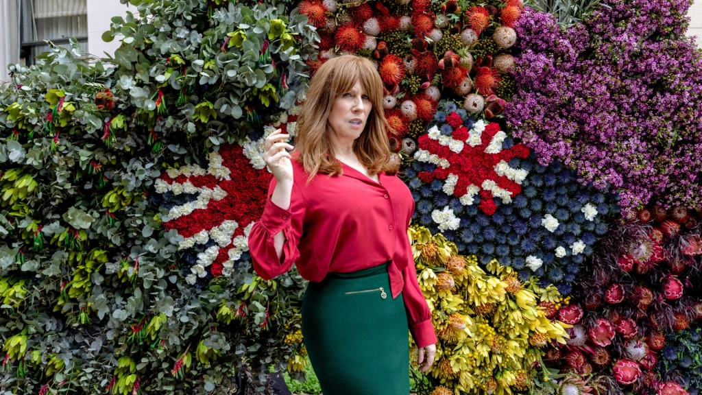 «Королева страны Оз»: циничная комедия об исправлении лондонской знати