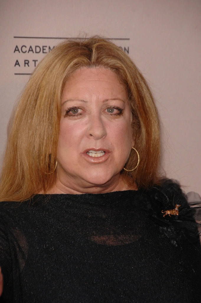 Элейн Бузлер