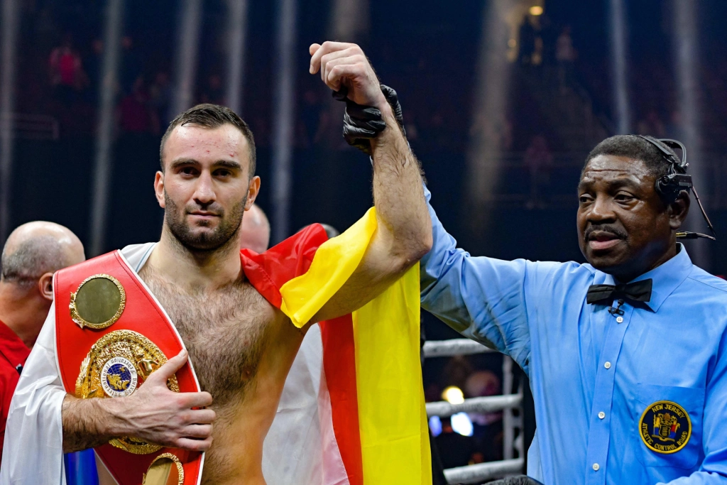 Мозес Итаума уничтожил Джермейна Франклина. Кто станет его следующим соперником?