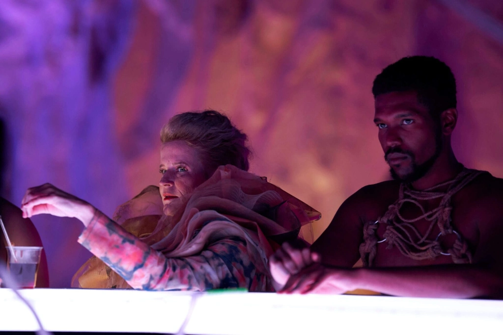 Неоновая вечеринка: 7 сериалов, где цвета —&nbsp;главные герои