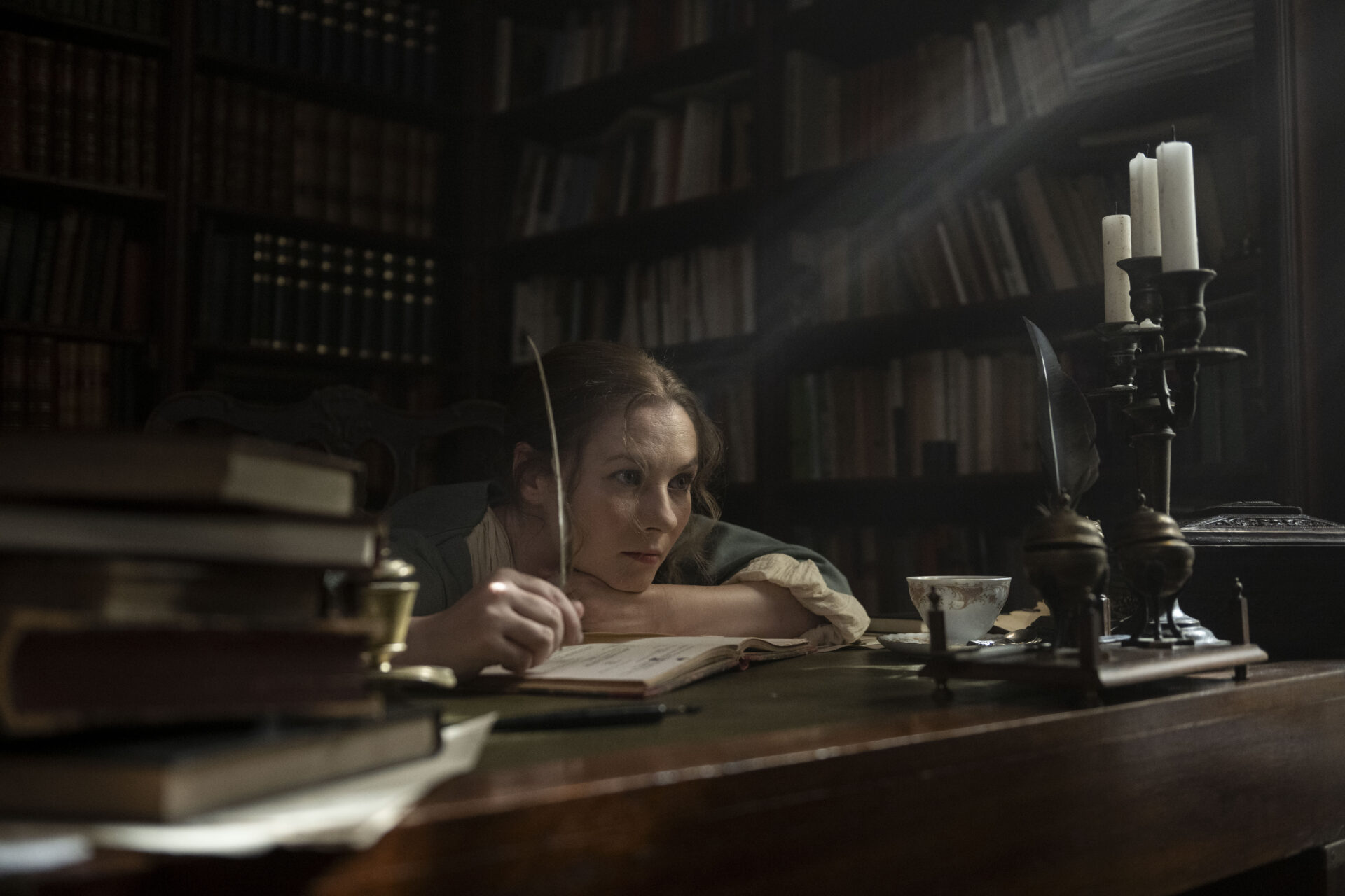 От юной бунтарки до великой писательницы: внутри сериала «Джейн Остин: Восхождение гения»